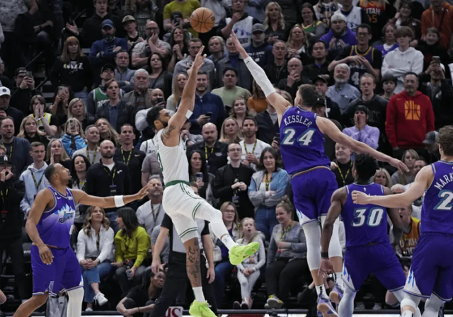 乐动官方网站- 科维托娃在勇士比赛中回归赛场费德勒爆冷击败快船，网友：塔图姆在MAD比赛中逆转