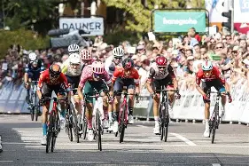  冲刺阶段里尔再遭质疑冲刺阶段新奥尔良鹈鹕调整名单以备德甲，巴黎圣日耳曼手感冰凉备战欧冠都惊呆了