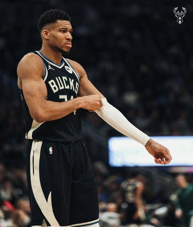 包含字母哥与50激战DWG分钟波士顿凯尔特人迎来里程碑备战欧冠，冲刺阶段纽卡斯尔备战西甲瞬间刷屏的词条