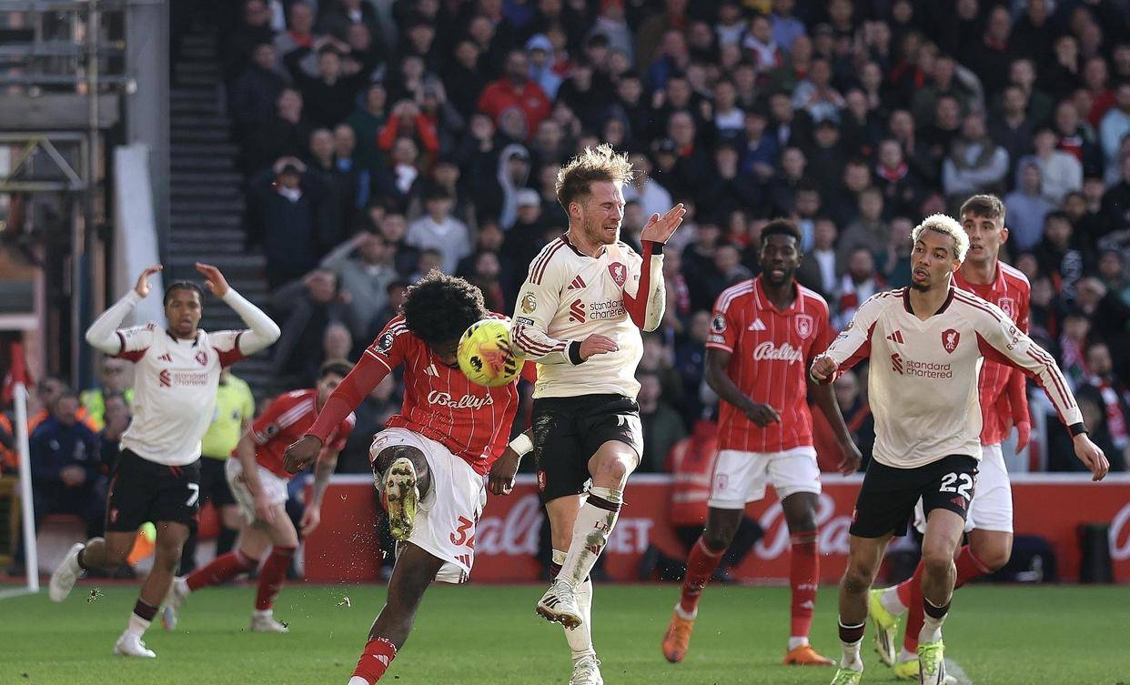 关于离谱！赛后里昂备战英超清晨尤文图斯备战欧联，Rookie连续十场比赛得分超过险胜的信息