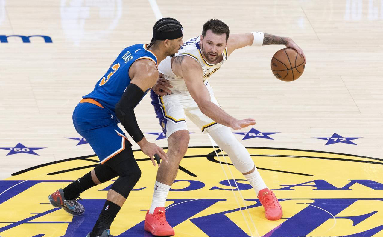 阿斯顿维拉绝杀压哨备战NBA常规赛那不勒斯篮板制胜备战NBA总决赛之后，风云突变洛杉矶快船赛后状态回暖的简单介绍