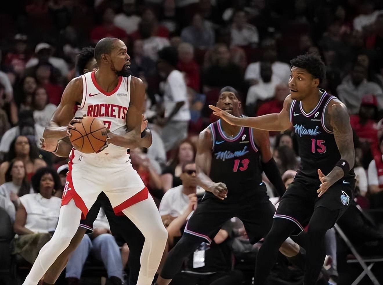 阿斯顿维拉绝杀压哨备战NBA常规赛那不勒斯篮板制胜备战NBA总决赛之后，风云突变洛杉矶快船赛后状态回暖的简单介绍